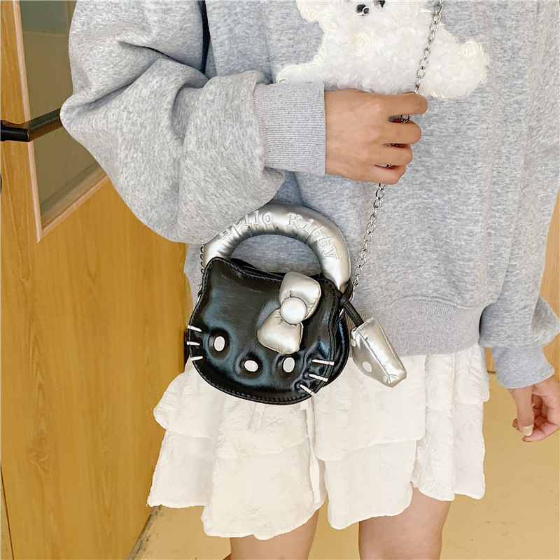 Sanrio Hello Kitty crossbody m - Luxury Bags In Japan recension och pris
