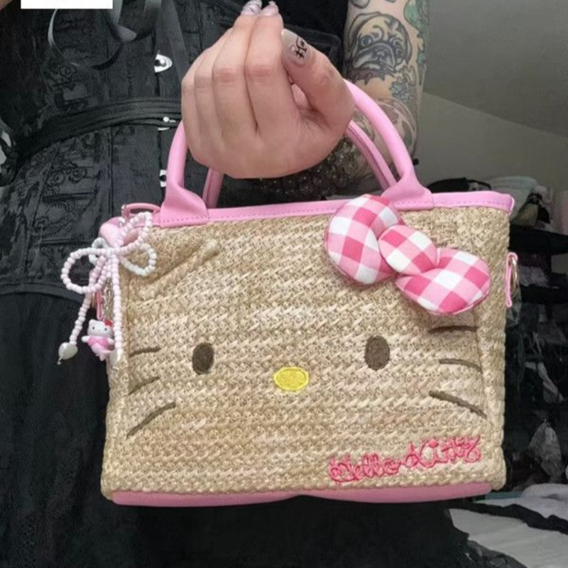 New 2026 Sanrio's HelloKitty H - Luxury Bags From Japan recension och pris