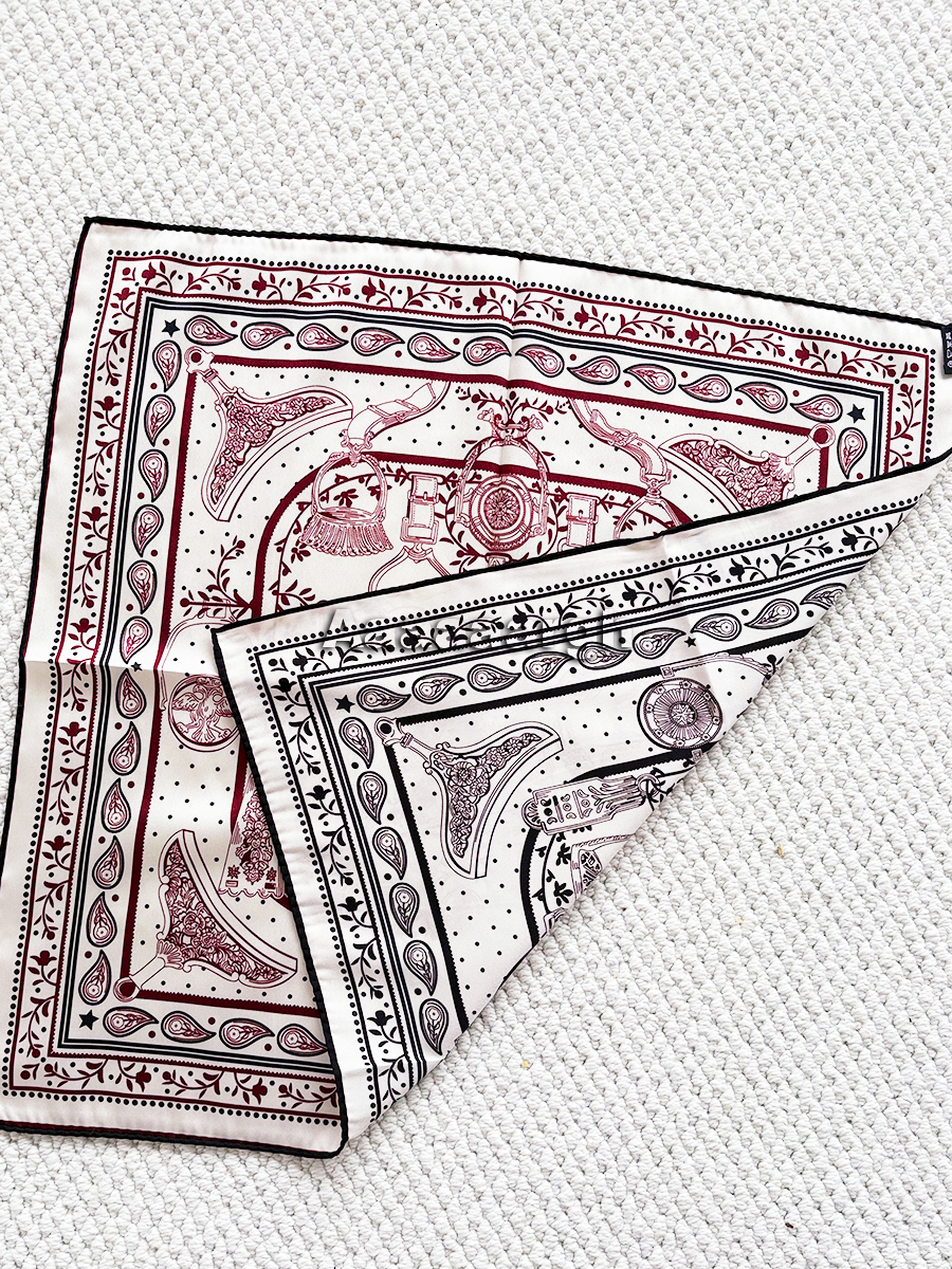 Double Faced Print Scarf Silk  - Luxury Bags Hong Kong recension och pris