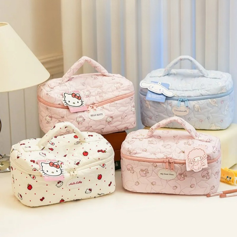Sanrio New Hello Kitty Kuromi  - Luxury Bags In Japan recension och pris
