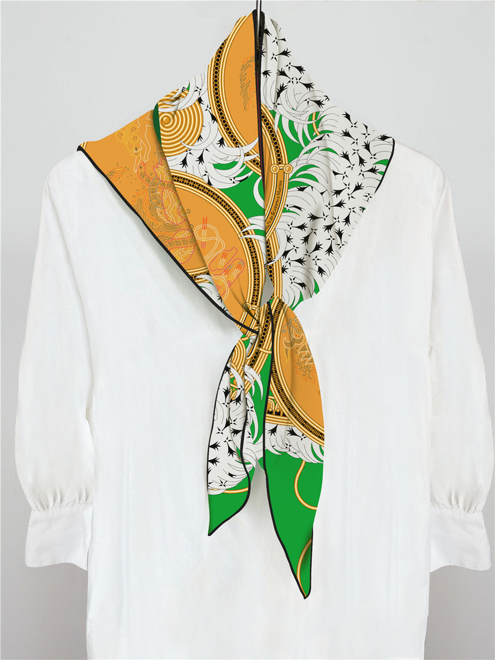 Silk Twill Scarf Triangle Shap - Luxury Bags Hong Kong recension och pris