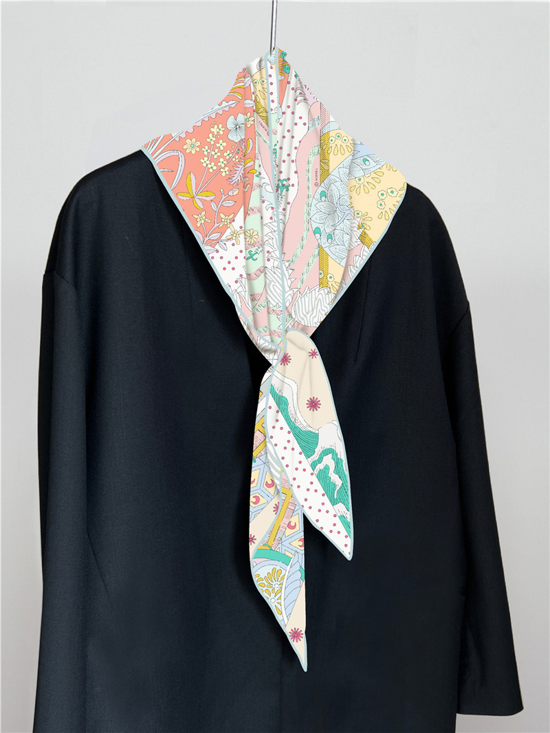 Silk Twill Scarf Triangle Shap - Luxury Bags Hong Kong recension och pris