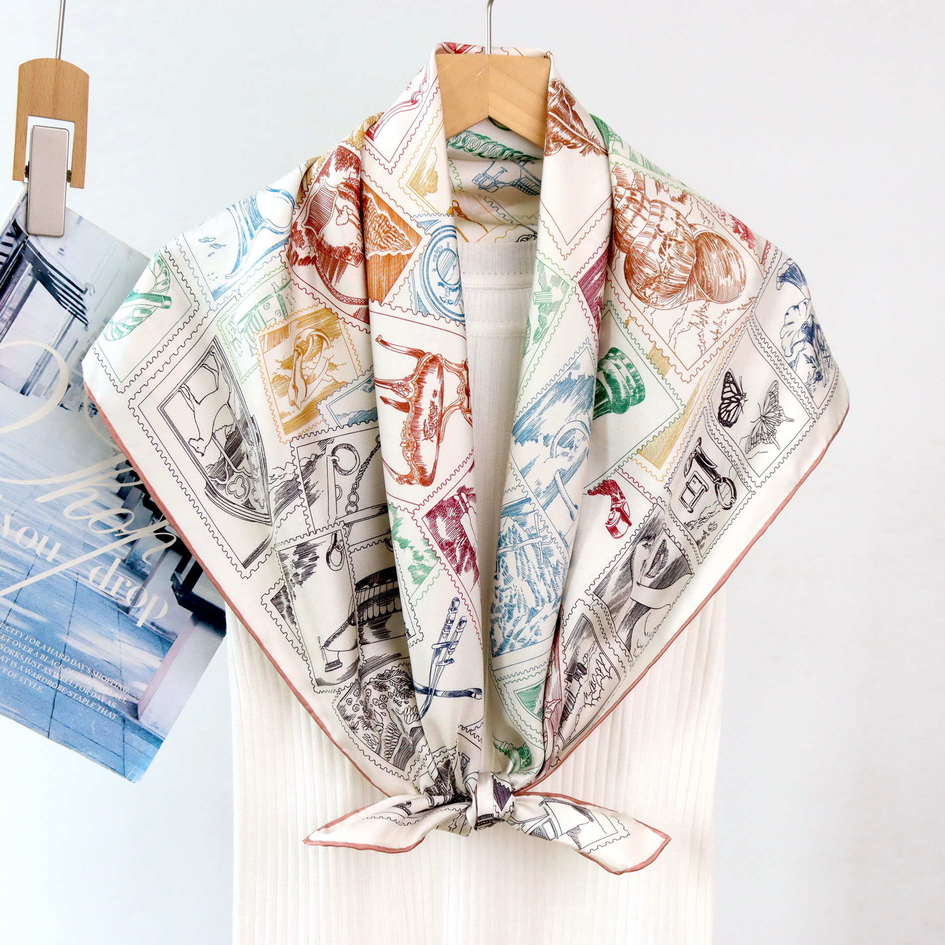 90CM Silk Scarf Luxury Twill B - Luxury Bags Hong Kong recension och pris